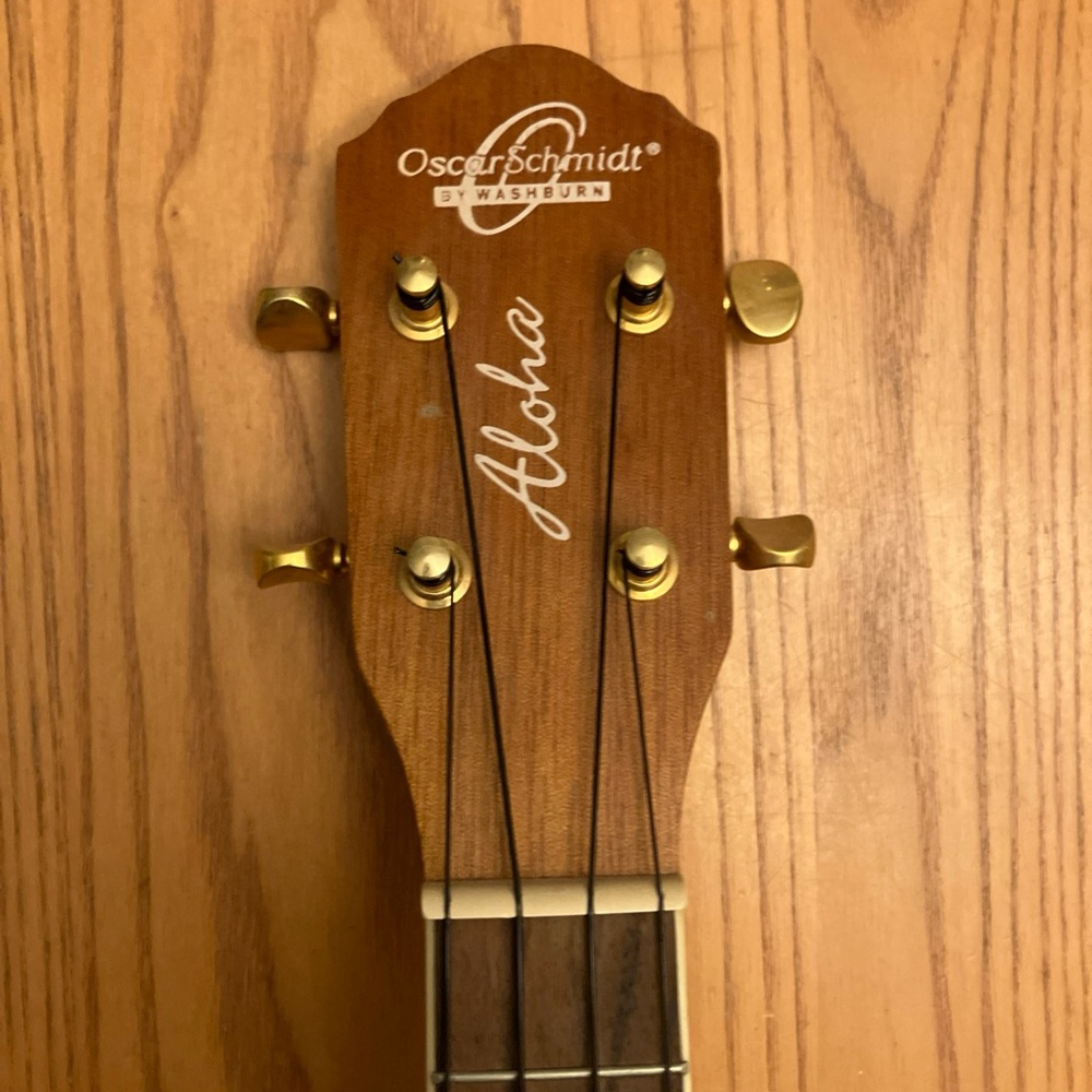 Oscar Schmidt OU2 Ukulele Aloha by Washburn excellent condition - Picture 2 of 16